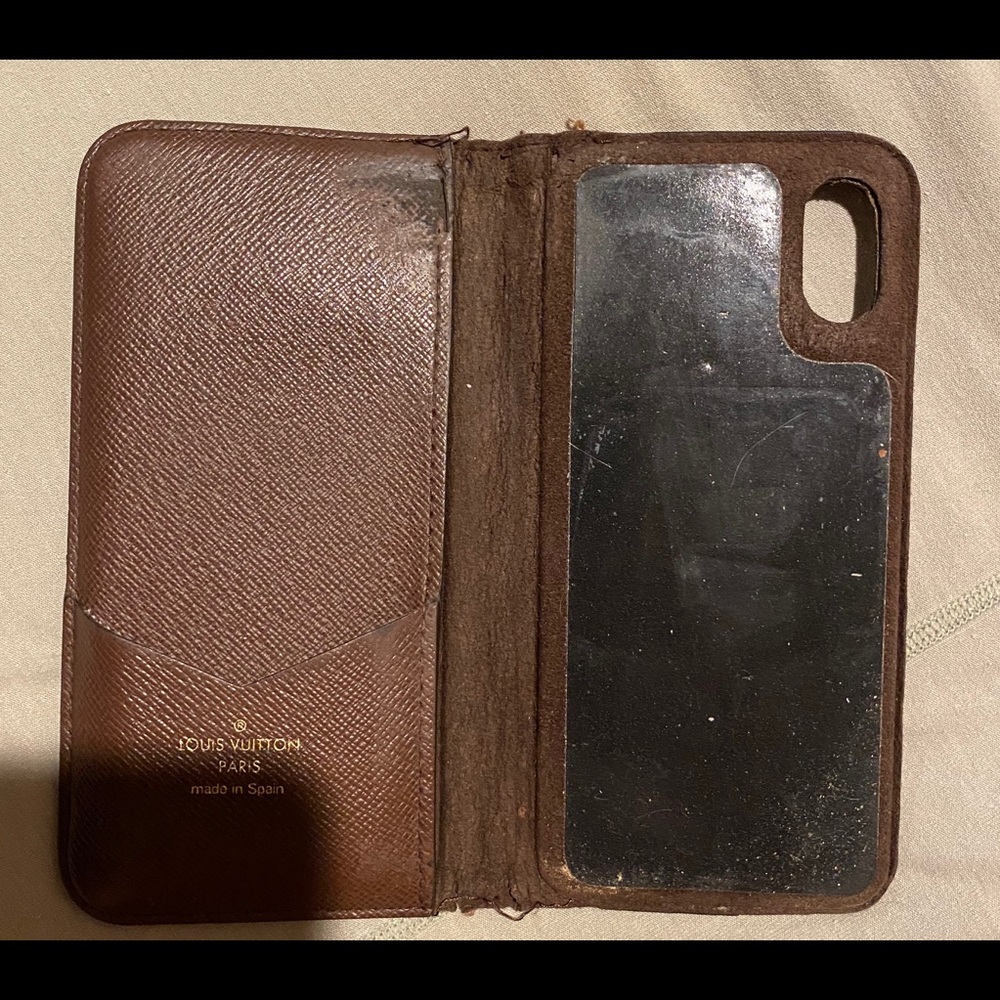 Louis Vuitton X case (no plus size), authentic!